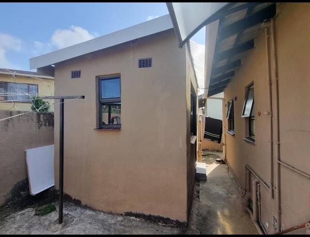 3 BEDROOM HOUSE FOR SALE IN UMLAZI Y